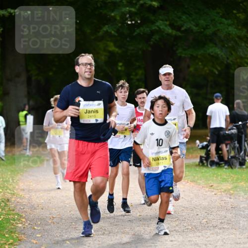 31.08.2025 - 21. Blankeneser Heldenlauf Dr. Thomas Lammeyer http://msf.ph/oto/8631083 31.08.2025 10:15:41 Laufen 2410, 2487, 7, 10, 2411 meine-sportfotos.de