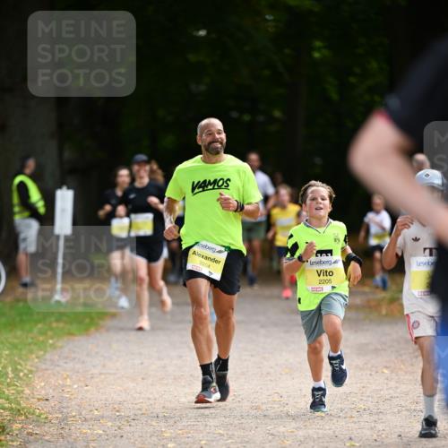 31.08.2025 - 21. Blankeneser Heldenlauf Dr. Thomas Lammeyer http://msf.ph/oto/8631232 31.08.2025 10:16:27 Laufen 2204, 2205, 2 meine-sportfotos.de