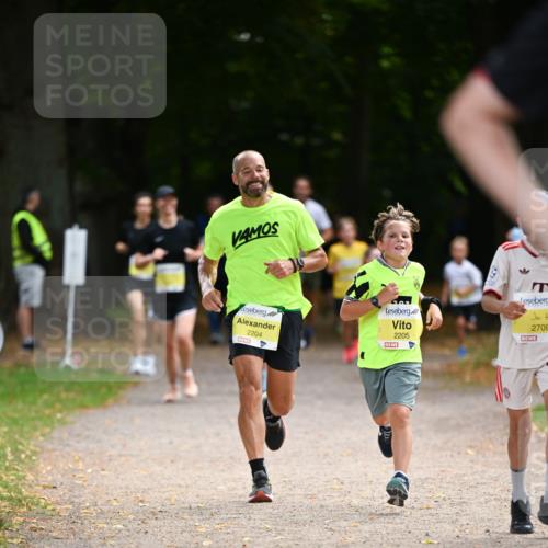 31.08.2025 - 21. Blankeneser Heldenlauf Dr. Thomas Lammeyer http://msf.ph/oto/8631233 31.08.2025 10:16:27 Laufen 2204, 2205, 2709 meine-sportfotos.de