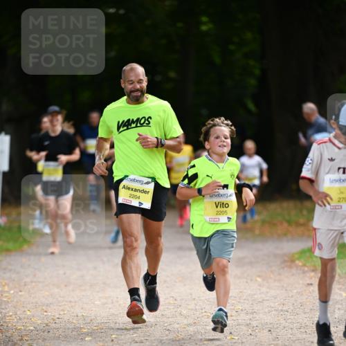 31.08.2025 - 21. Blankeneser Heldenlauf Dr. Thomas Lammeyer http://msf.ph/oto/8631238 31.08.2025 10:16:28 Laufen 2204, 2205, 270 meine-sportfotos.de