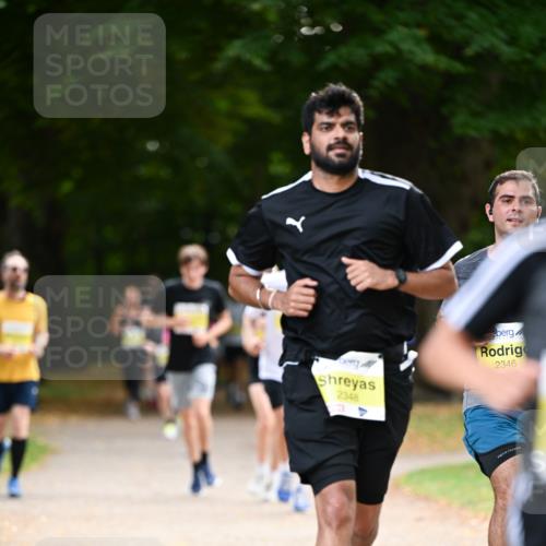 31.08.2025 - 21. Blankeneser Heldenlauf Dr. Thomas Lammeyer http://msf.ph/oto/8631512 31.08.2025 10:17:26 Laufen 2348, 2346 meine-sportfotos.de