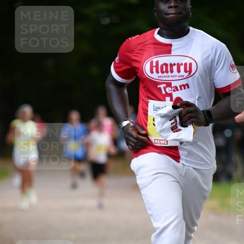 31.08.2025 - 21. Blankeneser Heldenlauf Dr. Thomas Lammeyer http://msf.ph/oto/8631710 31.08.2025 10:18:13 Laufen 1688 meine-sportfotos.de