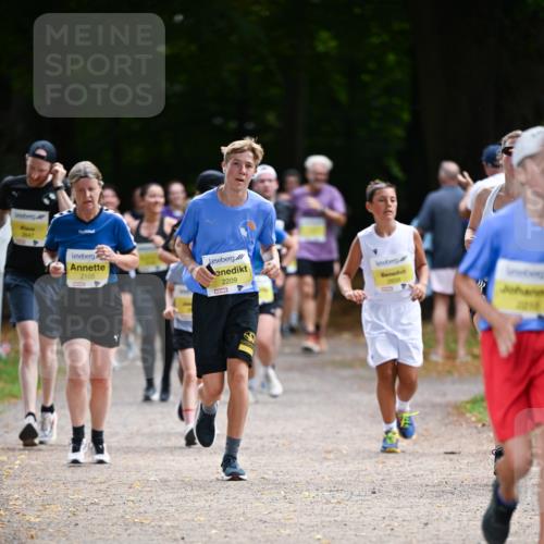 31.08.2025 - 21. Blankeneser Heldenlauf Dr. Thomas Lammeyer http://msf.ph/oto/8632107 31.08.2025 10:19:44 Laufen 2547, 2105, 2209, 2658, 2218 meine-sportfotos.de
