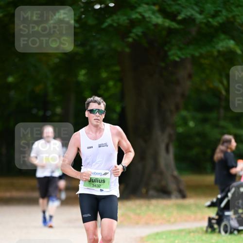 31.08.2025 - 21. Blankeneser Heldenlauf Dr. Thomas Lammeyer http://msf.ph/oto/8633996 31.08.2025 10:27:56 Laufen 3432 meine-sportfotos.de