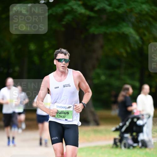 31.08.2025 - 21. Blankeneser Heldenlauf Dr. Thomas Lammeyer http://msf.ph/oto/8634001 31.08.2025 10:27:57 Laufen 3432 meine-sportfotos.de