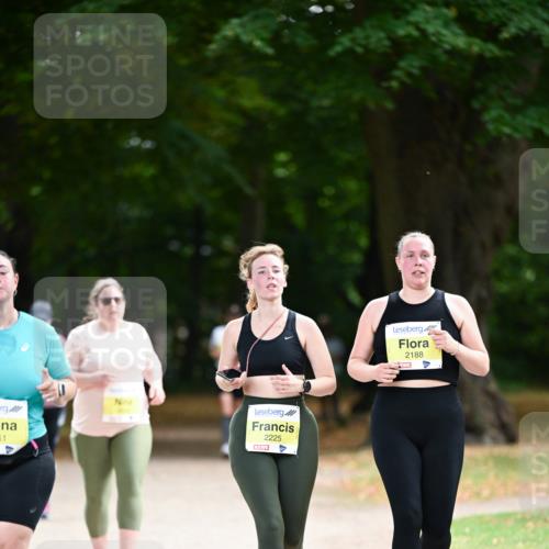 31.08.2025 - 21. Blankeneser Heldenlauf Dr. Thomas Lammeyer http://msf.ph/oto/8634287 31.08.2025 10:30:07 Laufen 61, 2225, 2188 meine-sportfotos.de