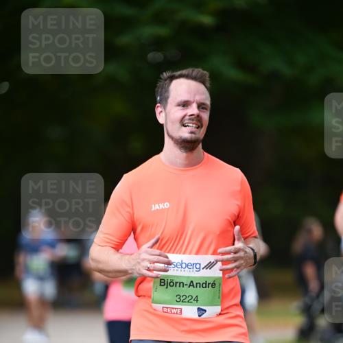 31.08.2025 - 21. Blankeneser Heldenlauf Dr. Thomas Lammeyer http://msf.ph/oto/8637000 31.08.2025 10:46:36 Laufen 3224 meine-sportfotos.de