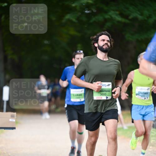 31.08.2025 - 21. Blankeneser Heldenlauf Dr. Thomas Lammeyer http://msf.ph/oto/8637208 31.08.2025 10:47:22 Laufen 3693 meine-sportfotos.de