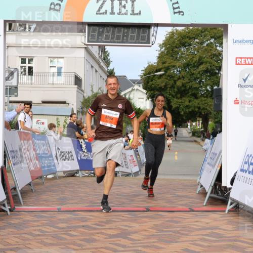 31.08.2025 - 21. Blankeneser Heldenlauf Strokosch-Dieckow http://msf.ph/oto/8640191 31.08.2025 09:45:17 Ziel 1015, 1026, 1146 meine-sportfotos.de