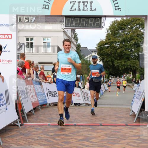 31.08.2025 - 21. Blankeneser Heldenlauf Strokosch-Dieckow http://msf.ph/oto/8640955 31.08.2025 09:39:59 Ziel 1048, 1144, 1152 meine-sportfotos.de