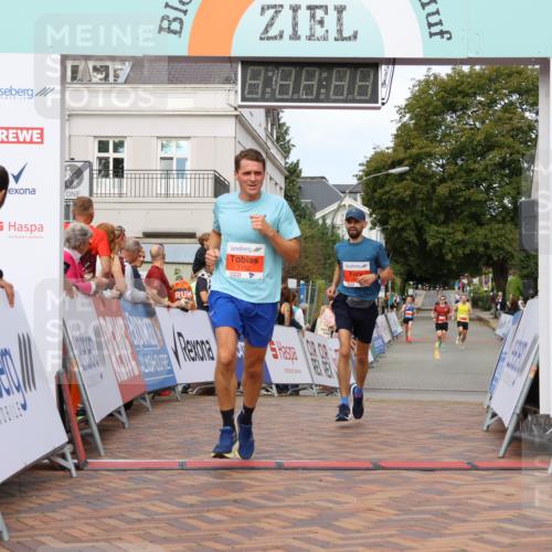 31.08.2025 - 21. Blankeneser Heldenlauf Strokosch-Dieckow http://msf.ph/oto/8640964 31.08.2025 09:39:59 Ziel 1048, 1144, 1152 meine-sportfotos.de