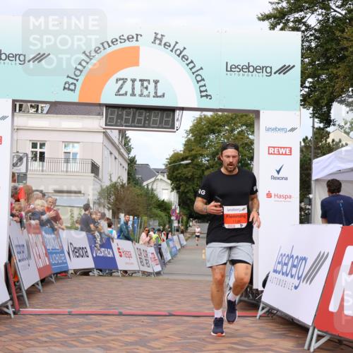 31.08.2025 - 21. Blankeneser Heldenlauf Strokosch-Dieckow http://msf.ph/oto/8642336 31.08.2025 09:37:03 Ziel 1126 meine-sportfotos.de