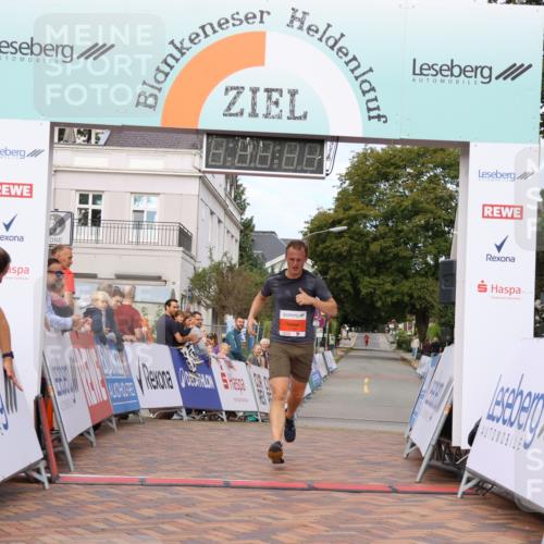 31.08.2025 - 21. Blankeneser Heldenlauf Strokosch-Dieckow http://msf.ph/oto/8642413 31.08.2025 09:35:58 Ziel 1160 meine-sportfotos.de
