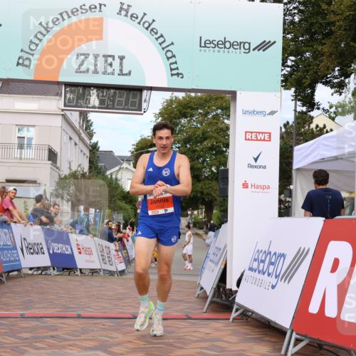 31.08.2025 - 21. Blankeneser Heldenlauf Strokosch-Dieckow http://msf.ph/oto/8642623 31.08.2025 09:33:51 Ziel 1032 meine-sportfotos.de