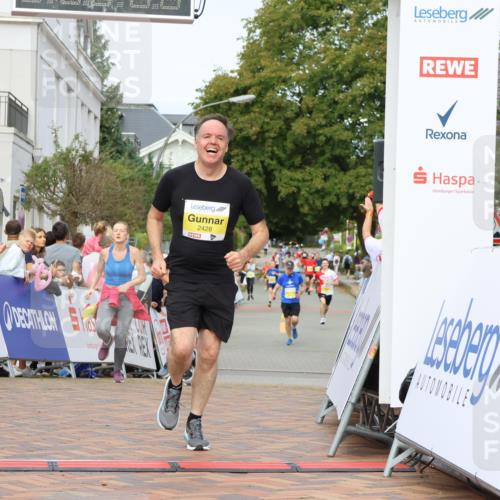 31.08.2025 - 21. Blankeneser Heldenlauf Strokosch-Dieckow http://msf.ph/oto/8643427 31.08.2025 10:24:48 Ziel 2317, 2151, 2049, 2733, 2428 meine-sportfotos.de