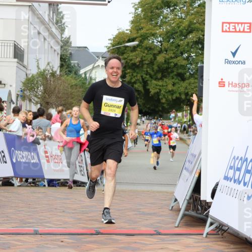 31.08.2025 - 21. Blankeneser Heldenlauf Strokosch-Dieckow http://msf.ph/oto/8643446 31.08.2025 10:24:48 Ziel 2317, 2151, 2049, 2733, 2428 meine-sportfotos.de