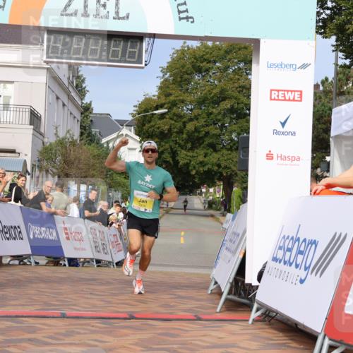 31.08.2025 - 21. Blankeneser Heldenlauf Strokosch-Dieckow http://msf.ph/oto/8644433 31.08.2025 10:10:10 Ziel 2374 meine-sportfotos.de