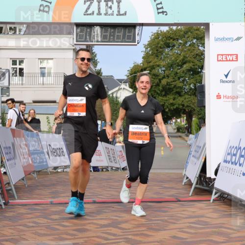 31.08.2025 - 21. Blankeneser Heldenlauf Strokosch-Dieckow http://msf.ph/oto/8644492 31.08.2025 10:04:45 Ziel 1080, 1079 meine-sportfotos.de