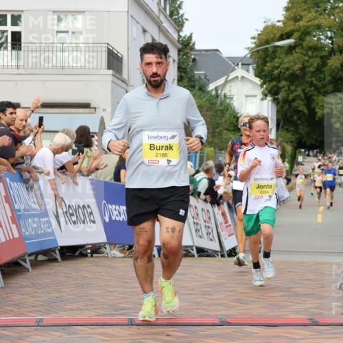 31.08.2025 - 21. Blankeneser Heldenlauf Strokosch-Dieckow http://msf.ph/oto/8644765 31.08.2025 10:23:36 Ziel 2186, 2071, 2284, 2618 meine-sportfotos.de
