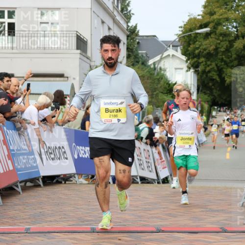 31.08.2025 - 21. Blankeneser Heldenlauf Strokosch-Dieckow http://msf.ph/oto/8644771 31.08.2025 10:23:36 Ziel 2186, 2071, 2284, 2618 meine-sportfotos.de