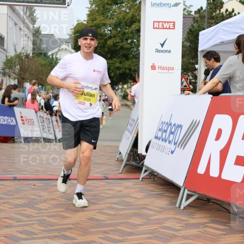 31.08.2025 - 21. Blankeneser Heldenlauf Strokosch-Dieckow http://msf.ph/oto/8644901 31.08.2025 10:23:27 Ziel 2643, 2525, 2471 meine-sportfotos.de