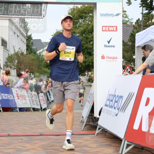 31.08.2025 - 21. Blankeneser Heldenlauf Strokosch-Dieckow http://msf.ph/oto/8645646 31.08.2025 10:22:24 Ziel 2180, 2535, 2536 meine-sportfotos.de