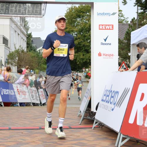 31.08.2025 - 21. Blankeneser Heldenlauf Strokosch-Dieckow http://msf.ph/oto/8645657 31.08.2025 10:22:24 Ziel 2180, 2535, 2536 meine-sportfotos.de