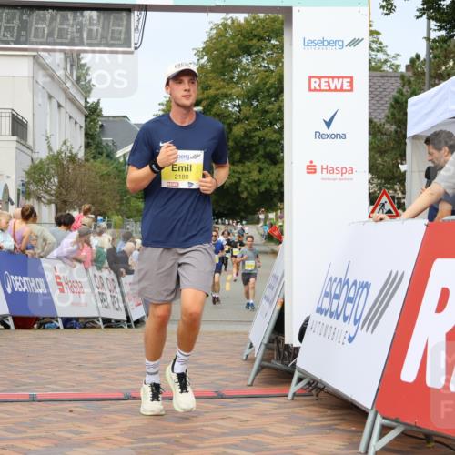 31.08.2025 - 21. Blankeneser Heldenlauf Strokosch-Dieckow http://msf.ph/oto/8645664 31.08.2025 10:22:24 Ziel 2180, 2535, 2536 meine-sportfotos.de