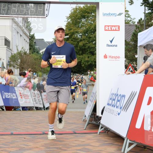 31.08.2025 - 21. Blankeneser Heldenlauf Strokosch-Dieckow http://msf.ph/oto/8645671 31.08.2025 10:22:24 Ziel 2180, 2535, 2536 meine-sportfotos.de