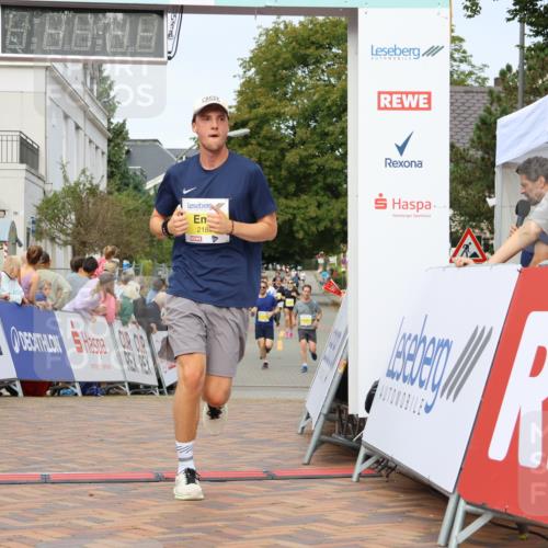 31.08.2025 - 21. Blankeneser Heldenlauf Strokosch-Dieckow http://msf.ph/oto/8645678 31.08.2025 10:22:24 Ziel 2180, 2535, 2536 meine-sportfotos.de