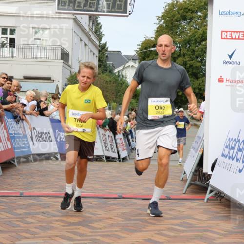 31.08.2025 - 21. Blankeneser Heldenlauf Strokosch-Dieckow http://msf.ph/oto/8645718 31.08.2025 10:22:19 Ziel 2180, 2535, 2536 meine-sportfotos.de