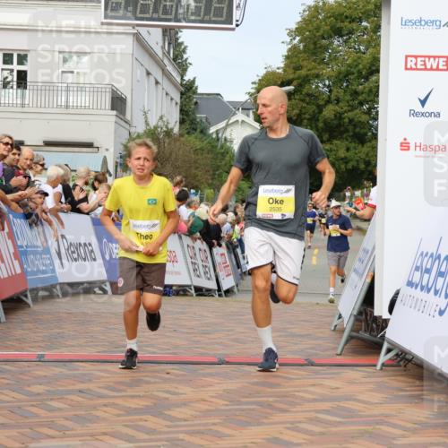 31.08.2025 - 21. Blankeneser Heldenlauf Strokosch-Dieckow http://msf.ph/oto/8645761 31.08.2025 10:22:18 Ziel 2676, 2535, 2536 meine-sportfotos.de