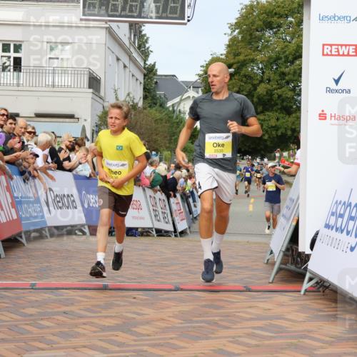 31.08.2025 - 21. Blankeneser Heldenlauf Strokosch-Dieckow http://msf.ph/oto/8645787 31.08.2025 10:22:18 Ziel 2676, 2535, 2536 meine-sportfotos.de