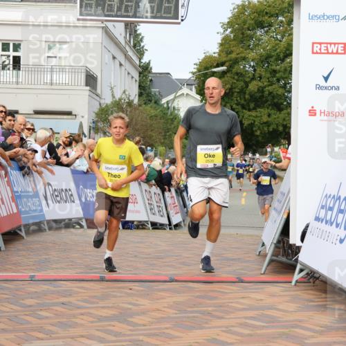 31.08.2025 - 21. Blankeneser Heldenlauf Strokosch-Dieckow http://msf.ph/oto/8645805 31.08.2025 10:22:18 Ziel 2676, 2535, 2536 meine-sportfotos.de