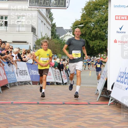 31.08.2025 - 21. Blankeneser Heldenlauf Strokosch-Dieckow http://msf.ph/oto/8645830 31.08.2025 10:22:18 Ziel 2676, 2535, 2536 meine-sportfotos.de