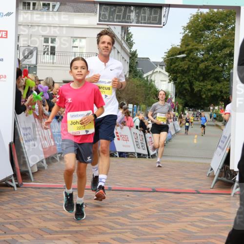 31.08.2025 - 21. Blankeneser Heldenlauf Strokosch-Dieckow http://msf.ph/oto/8646054 31.08.2025 10:21:56 Ziel 2720, 2526, 2123, 2272, 2271, 2273, 2408 meine-sportfotos.de
