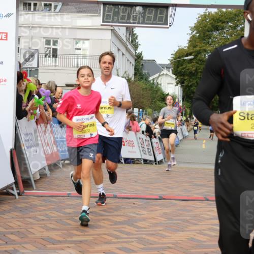 31.08.2025 - 21. Blankeneser Heldenlauf Strokosch-Dieckow http://msf.ph/oto/8646075 31.08.2025 10:21:56 Ziel 2720, 2526, 2123, 2272, 2271, 2273, 2408 meine-sportfotos.de