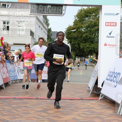 31.08.2025 - 21. Blankeneser Heldenlauf Strokosch-Dieckow http://msf.ph/oto/8646126 31.08.2025 10:21:55 Ziel 2720, 2526, 2123, 2272, 2271, 2273, 2408 meine-sportfotos.de