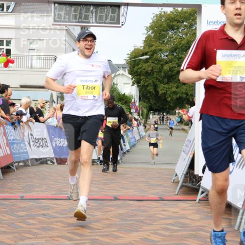 31.08.2025 - 21. Blankeneser Heldenlauf Strokosch-Dieckow http://msf.ph/oto/8646163 31.08.2025 10:21:52 Ziel 2720, 2526, 2123, 2272, 2271, 2273 meine-sportfotos.de