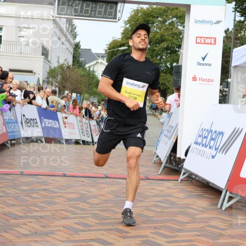 31.08.2025 - 21. Blankeneser Heldenlauf Strokosch-Dieckow http://msf.ph/oto/8646335 31.08.2025 10:21:34 Ziel 2738, 2427, 2051 meine-sportfotos.de