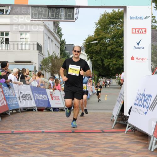 31.08.2025 - 21. Blankeneser Heldenlauf Strokosch-Dieckow http://msf.ph/oto/8646394 31.08.2025 10:21:29 Ziel 2738, 2392, 2427, 2051 meine-sportfotos.de