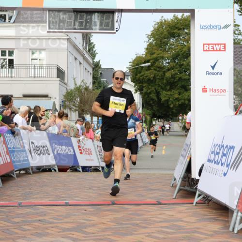 31.08.2025 - 21. Blankeneser Heldenlauf Strokosch-Dieckow http://msf.ph/oto/8646406 31.08.2025 10:21:29 Ziel 2738, 2392, 2427, 2051 meine-sportfotos.de
