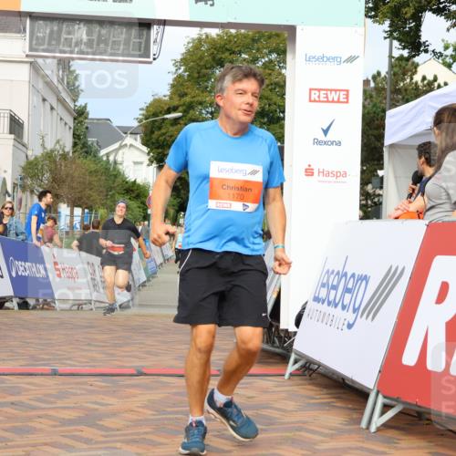 31.08.2025 - 21. Blankeneser Heldenlauf Strokosch-Dieckow http://msf.ph/oto/8646644 31.08.2025 09:52:41 Ziel 1169, 1092, 1170 meine-sportfotos.de