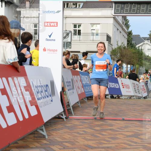 31.08.2025 - 21. Blankeneser Heldenlauf Strokosch-Dieckow http://msf.ph/oto/8646711 31.08.2025 09:52:38 Ziel 1169, 1170 meine-sportfotos.de