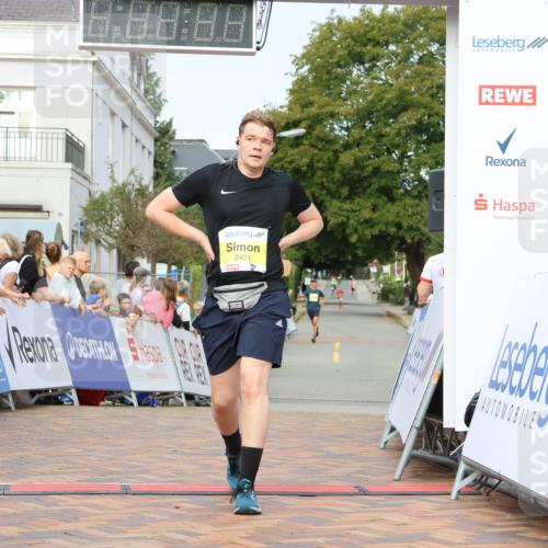 31.08.2025 - 21. Blankeneser Heldenlauf Strokosch-Dieckow http://msf.ph/oto/8646874 31.08.2025 10:20:26 Ziel 2401, 2028, 2362 meine-sportfotos.de
