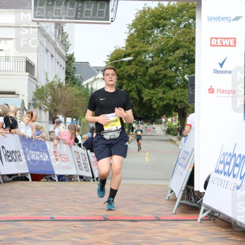 31.08.2025 - 21. Blankeneser Heldenlauf Strokosch-Dieckow http://msf.ph/oto/8646946 31.08.2025 10:20:25 Ziel 2401, 2028, 2362 meine-sportfotos.de
