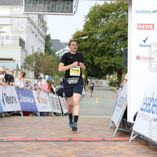 31.08.2025 - 21. Blankeneser Heldenlauf Strokosch-Dieckow http://msf.ph/oto/8646966 31.08.2025 10:20:25 Ziel 2401, 2028, 2362 meine-sportfotos.de