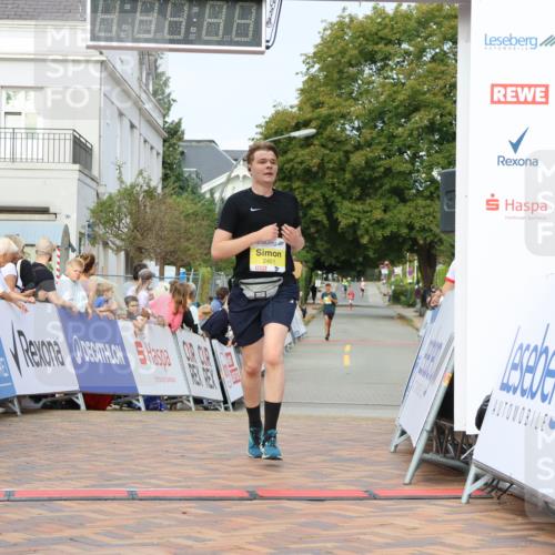 31.08.2025 - 21. Blankeneser Heldenlauf Strokosch-Dieckow http://msf.ph/oto/8646972 31.08.2025 10:20:25 Ziel 2401, 2028, 2362 meine-sportfotos.de