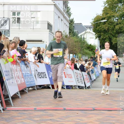 31.08.2025 - 21. Blankeneser Heldenlauf Strokosch-Dieckow http://msf.ph/oto/8647034 31.08.2025 10:20:17 Ziel 2078, 2028, 2362 meine-sportfotos.de