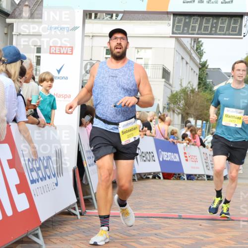 31.08.2025 - 21. Blankeneser Heldenlauf Strokosch-Dieckow http://msf.ph/oto/8647287 31.08.2025 10:19:34 Ziel 2396, 2194, 2592, 2063, 2473, 2073 meine-sportfotos.de